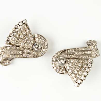 Art Deco platinum diamonds clip brooch