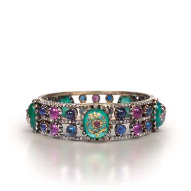 Cabochon emerald, sapphire, ruby and diamond gold bangle