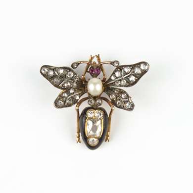 Gold, diamonds and onyx fly brooch