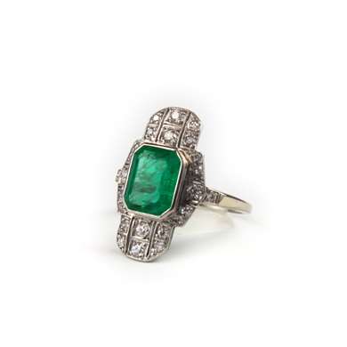 Art Deco platinum emerald and diamond ring
