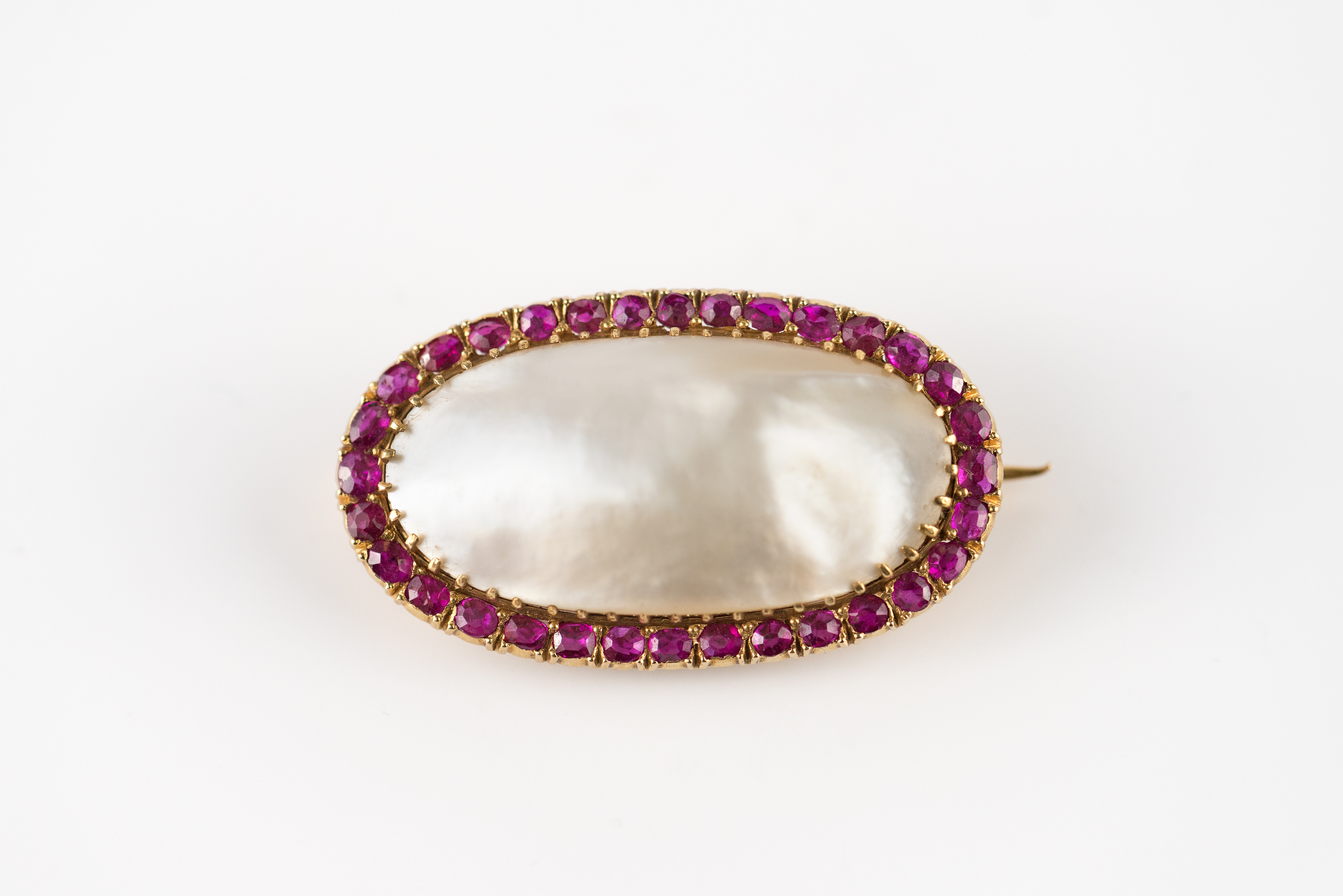 broche perle et rubis